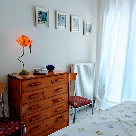 Διαμέρισμα With Cute Garden Space Νυδρί