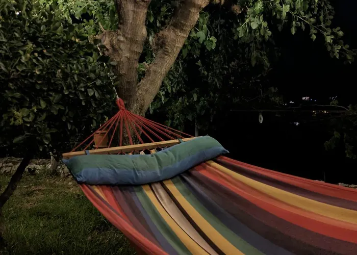 Διαμέρισμα With Cute Garden Space